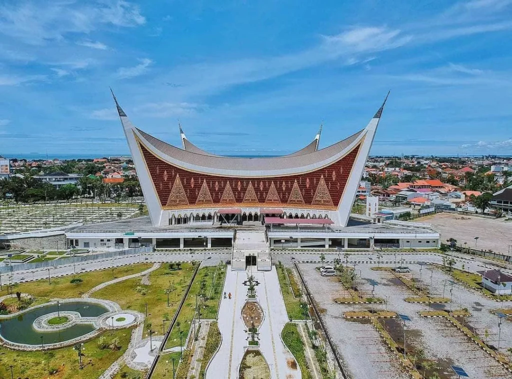 Menyusuri Budaya Minangkabau