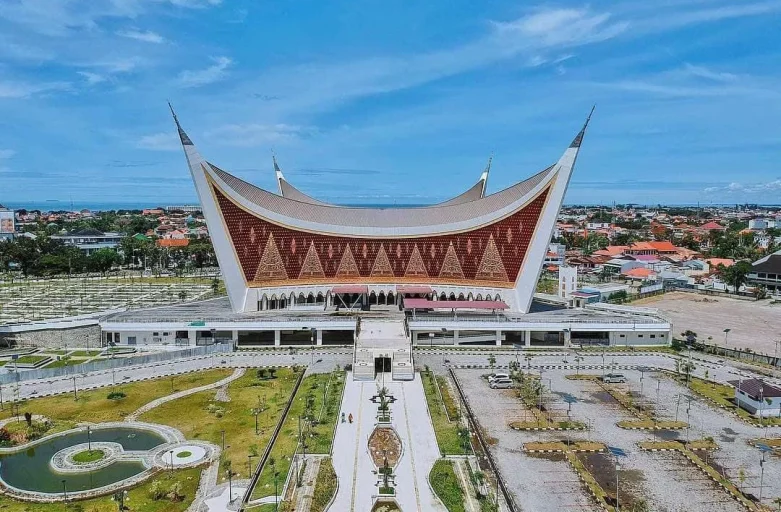 Menyusuri Budaya Minangkabau
